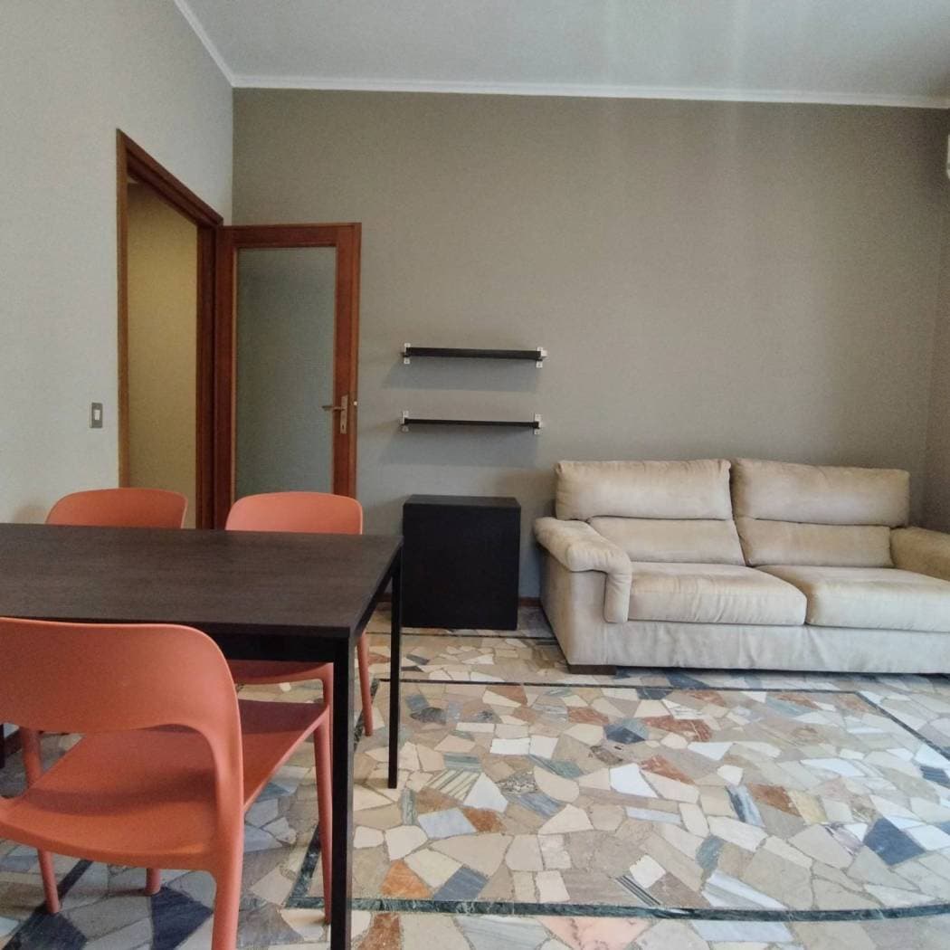 Trilocale via Rosolino Pilo, Ospedale - Volturno, Parma